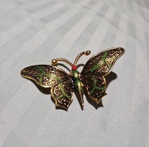 ✨ Vintage Spain Butterfly Brooch – 1.5” x 3” Gold Damascene Style